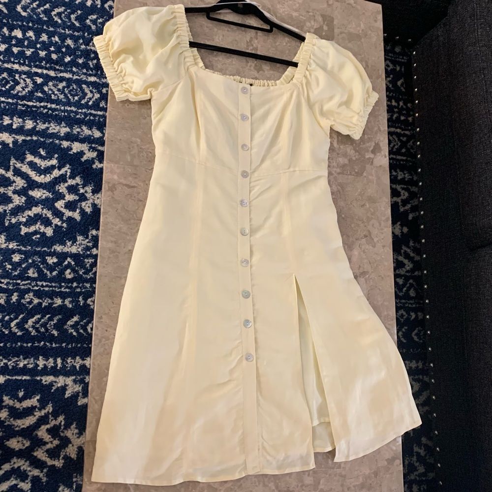 NWT Forever 21 Yellow Button Down Short Sleeved Midi Dress with slit size M - Picture 3 of 16